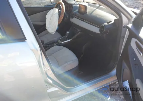 2019 Toyota Yaris L из США, поврежденный, VIN 3MYDLBYV1KY528256